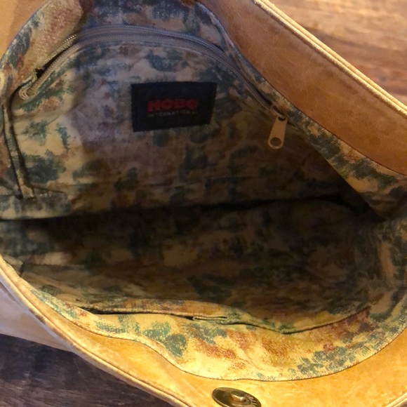 HOBO Shoulder Bag - Tan - Picture 8 of 9